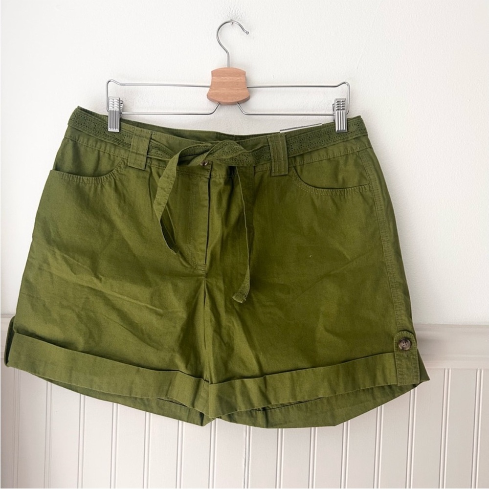 ⭐️ NEW Ann Taylor Forest Green Women's Cargo Shorts Size 14